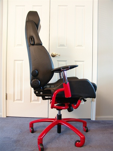 Illustration for article titled Race Car Chairs Give You Office Pole Position